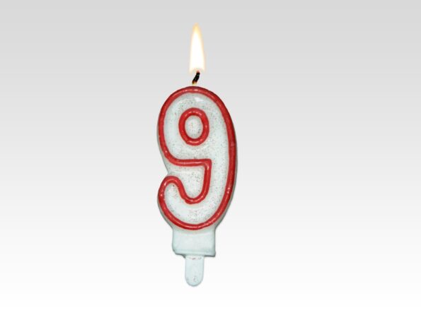 Tortové sviečky čísla s červeným okrajom 9